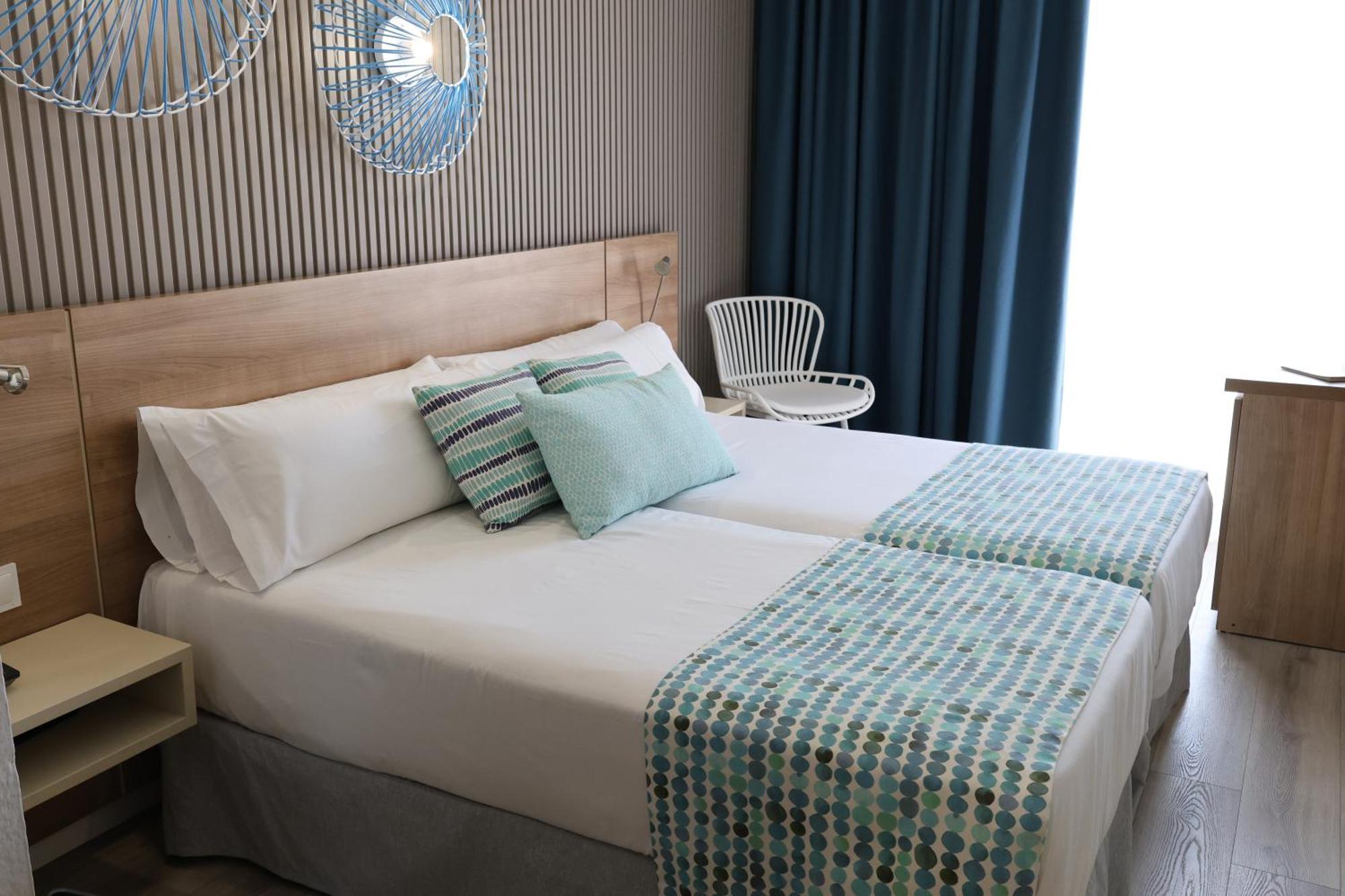 Hotel Port Eugeni 4*