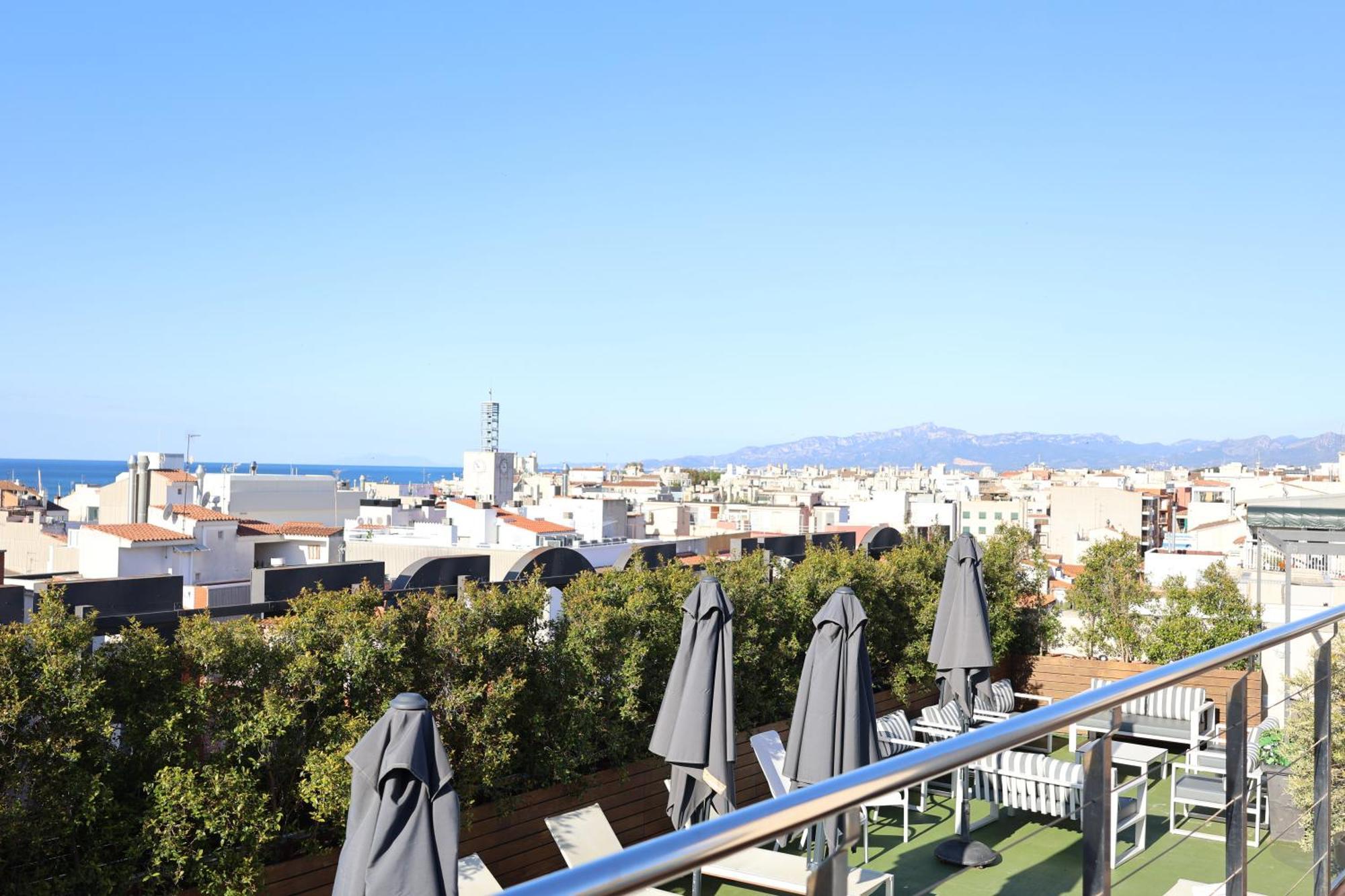 Hotel Port Eugeni 4*